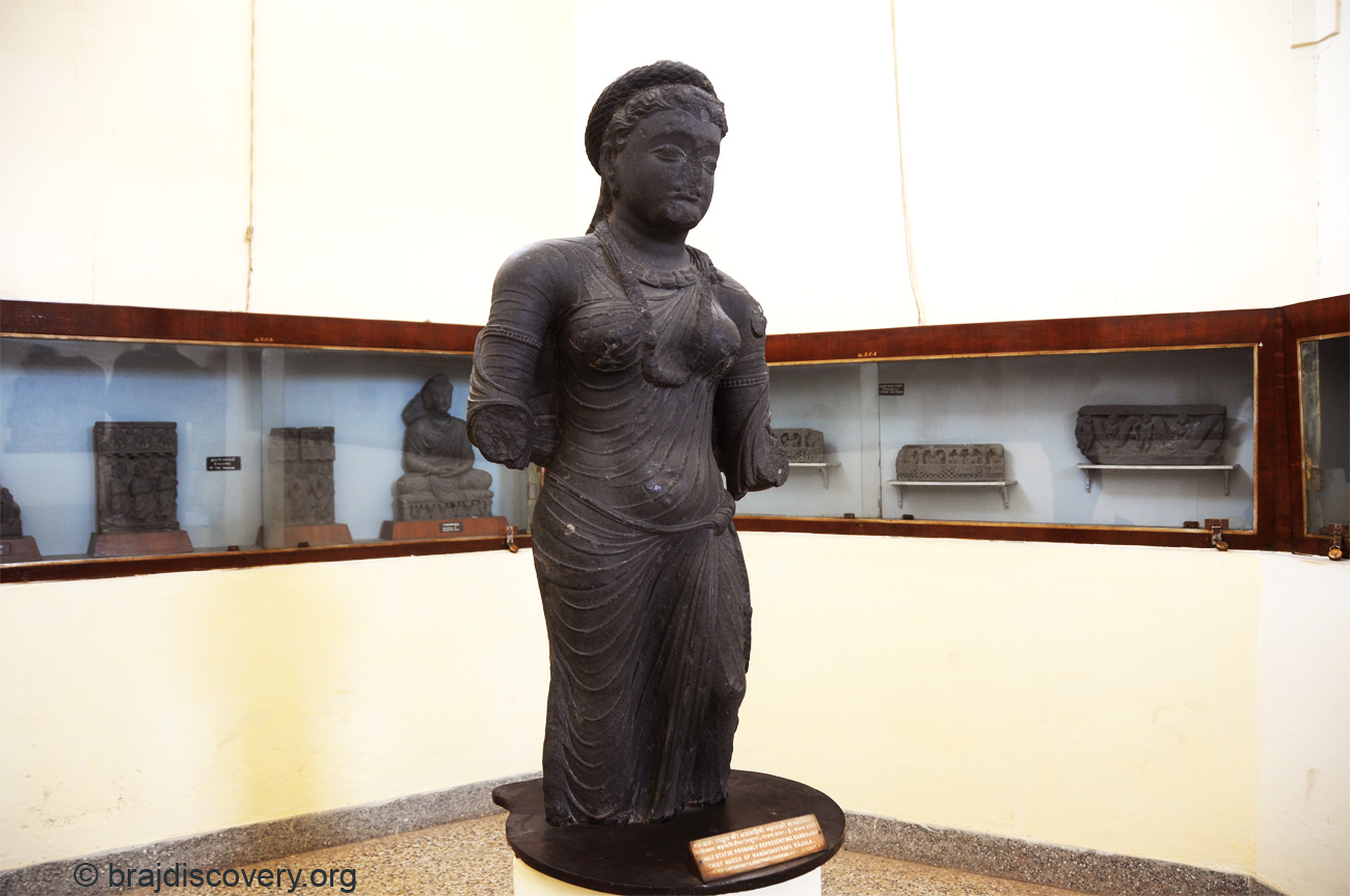 महाक्षत्रप राजुल की अग्रमहीष महाराज्ञी कम्बोजिका प्राप्ति स्थान-सप्तऋषि टीला, मथुरा , गान्धार कला, राजकीय संग्रहालय, मथुरा