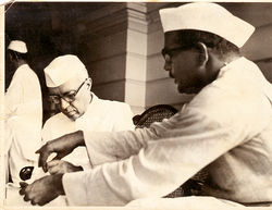 Ch.Digamber Singh-Jawahar Lal-Nehru.jpg