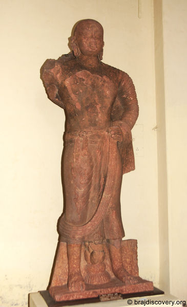 चित्र:Colossal-Bodhisattva-Mathura-Museum-41.jpg